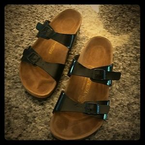 Black patent Birkenstock 42 / 11m